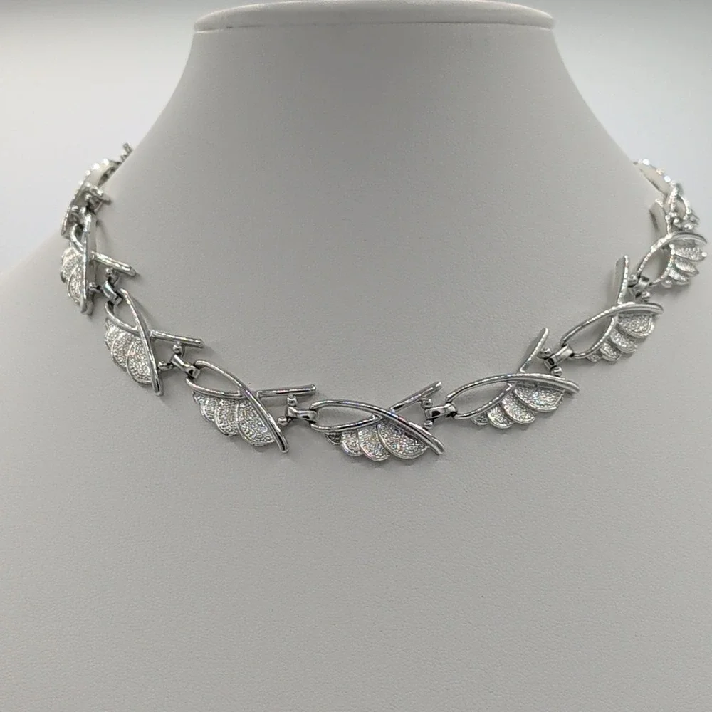 Vintage Silver Toned Textured Leaf Link Choker Necklace Spring Jewelry‎